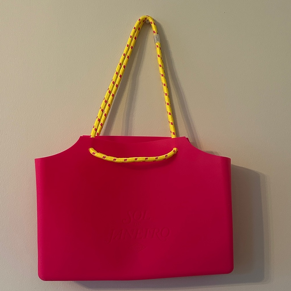 NWOT Sol de Janeiro Tote